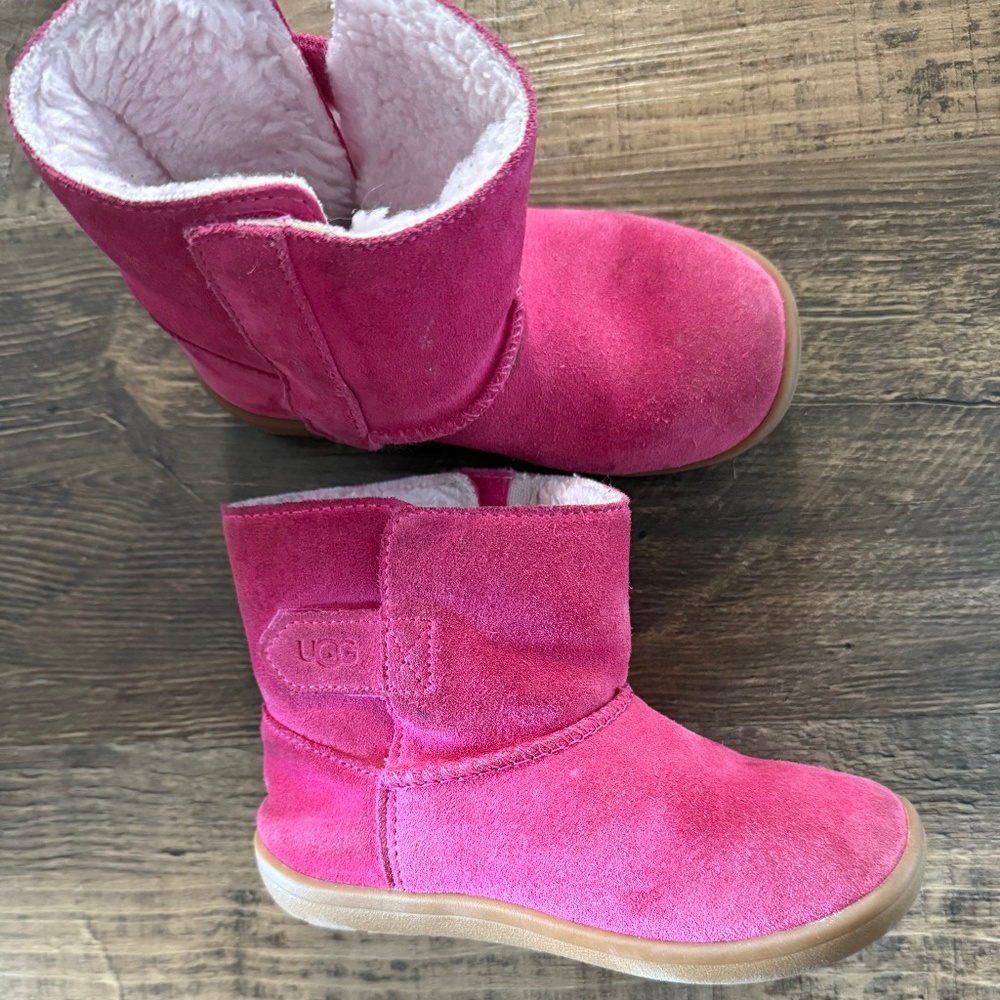 Pink kids Ugg boots